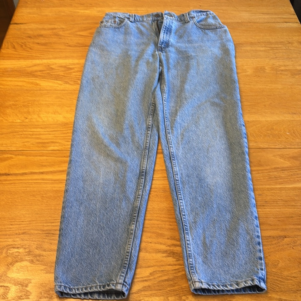 Classic Women’s Levi Blue Jeans - Picture 1 of 6